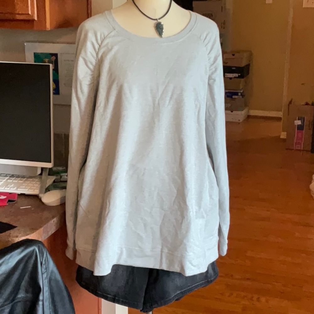 NWOT FADE Gray Gathered Sleeve Sweatshirt Size 2X